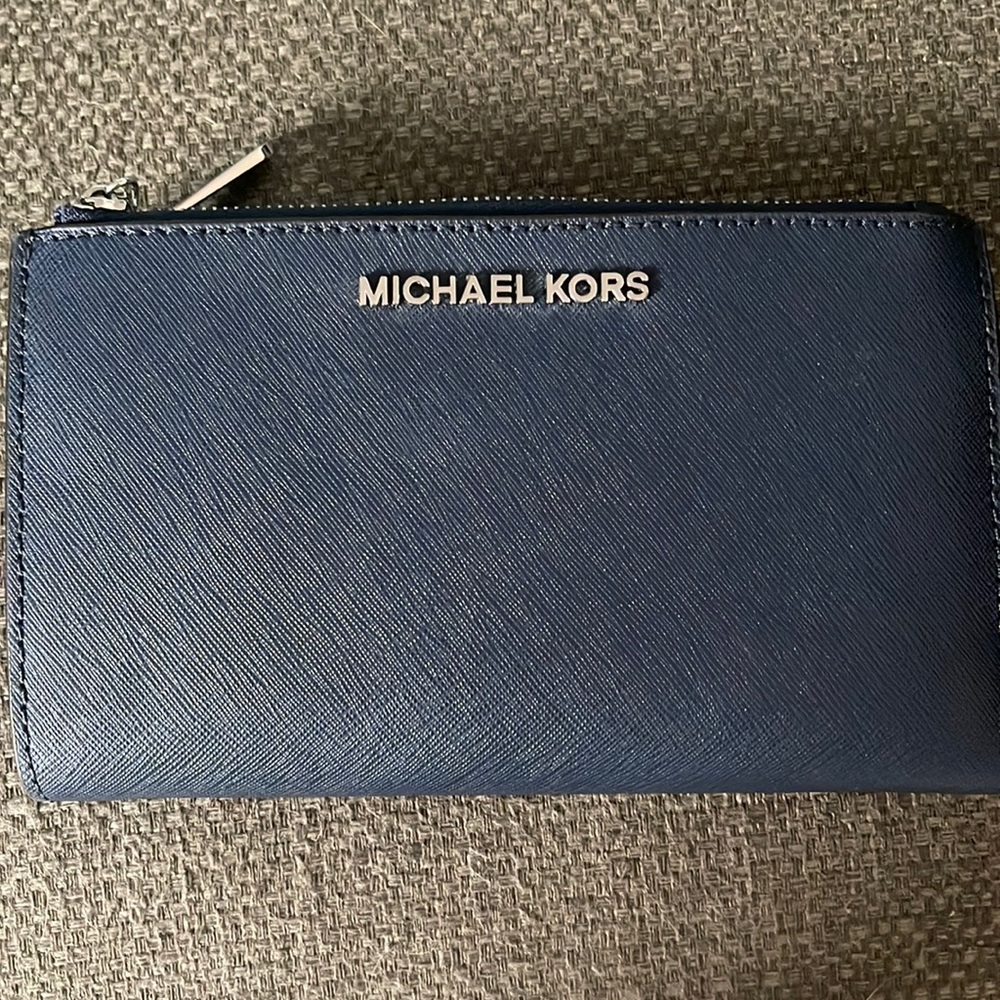 Never used Michael Kors Adele Double Zip Pebble Leather Phone Wristlet Navy
